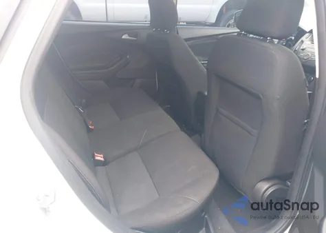 2016 Ford Focus Se z USA, uszkodzony, nr VIN 1FADP3K20GL290364